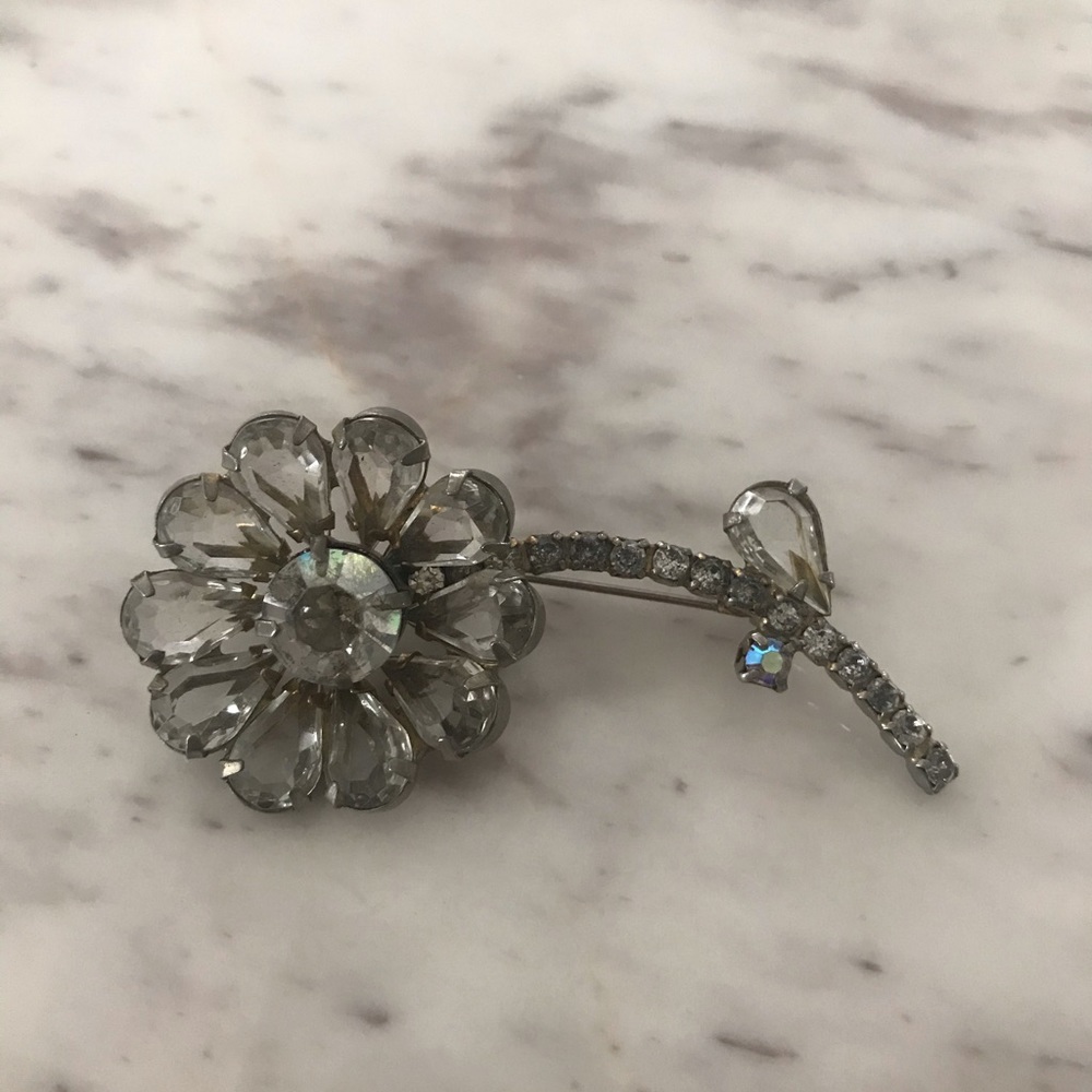 Exquisite Rhinestone Crystal Flower Brooch - Picture 2 of 5